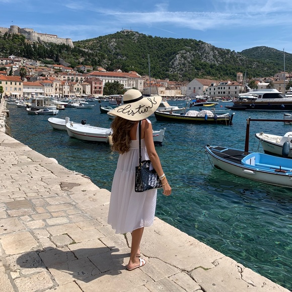 Meet your Posher, Jasmin - Picture 3 of 10